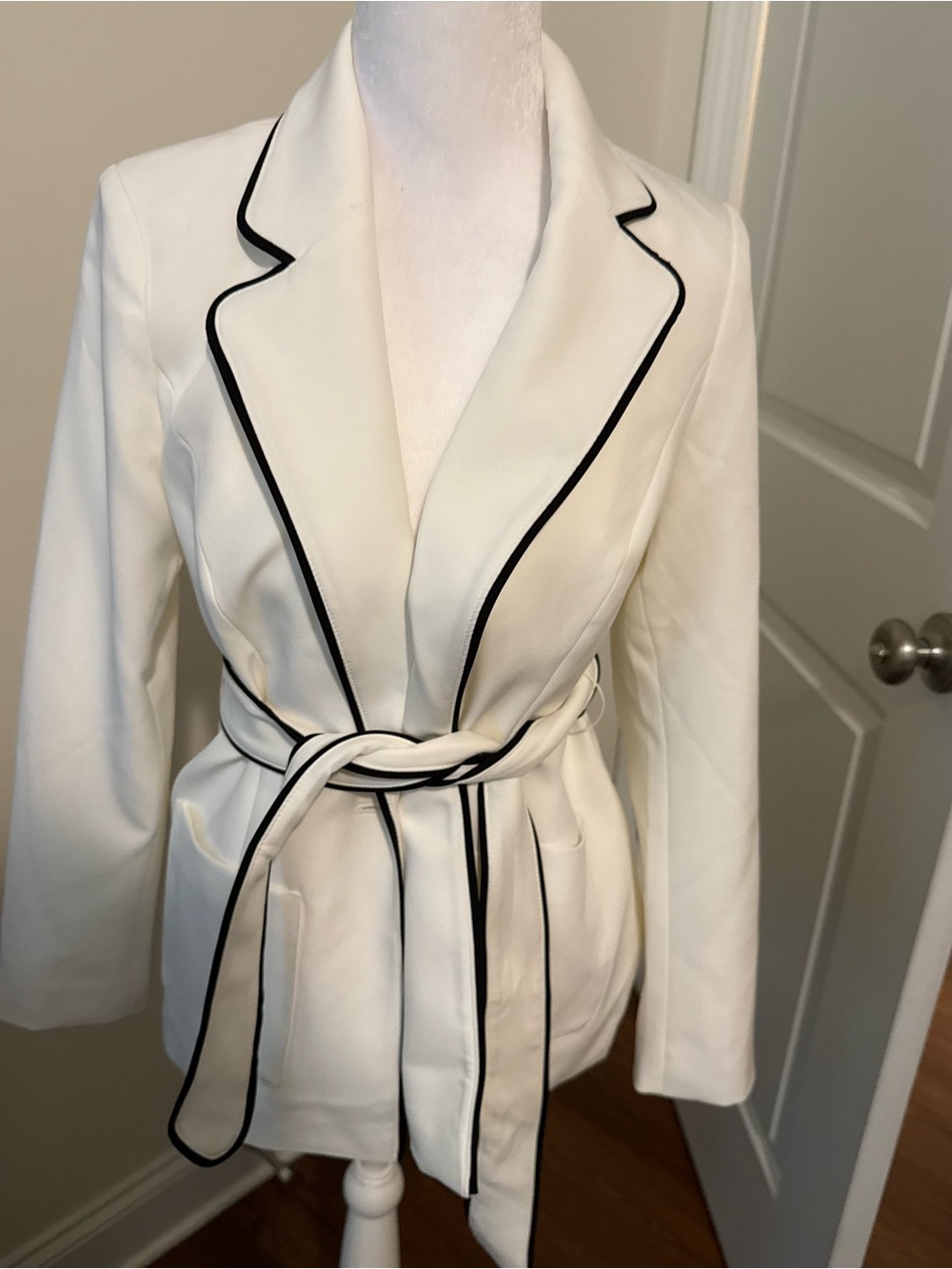 White House Black Market Cream Blazer with Black Piping Tie Belt
